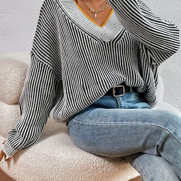 Black & White Casual Womens Vertical Stripe Pattern Drop Shoulder Sweater - Picture 3 of 5